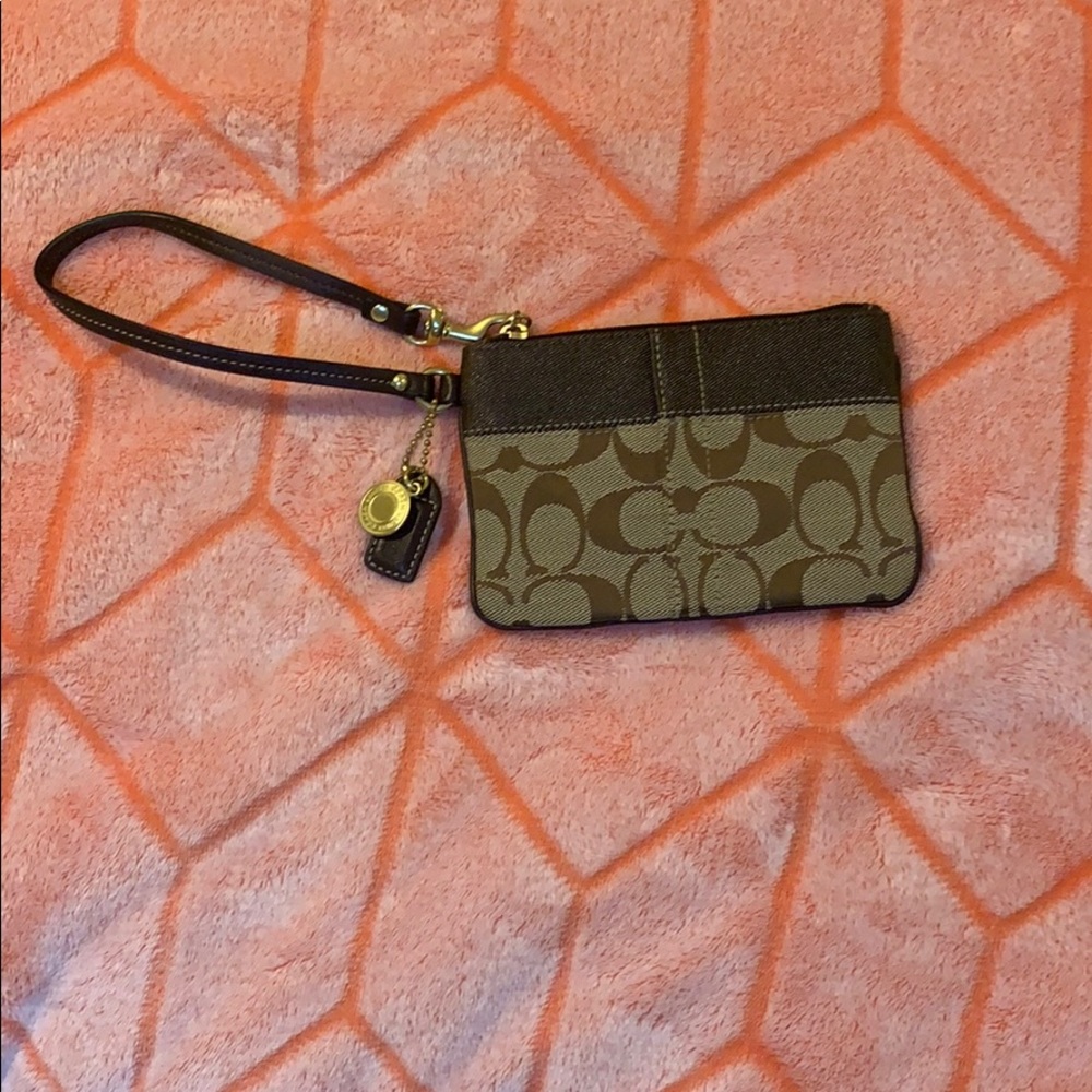 NWOT Classic Brown Coach Wrist Wallet